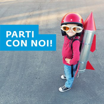 Parti con Noi e dai forma alla tua idea imprenditoriale bambino con razzo sulla schiena e occhialoni e casco